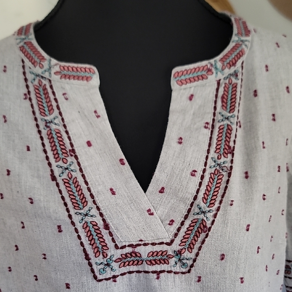 Bob Timberlake Light Gray Blouse with Red and Blue Embroidery - Picture 2 of 8